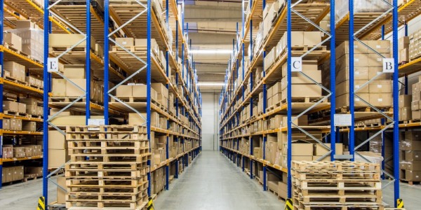 Le rayonnage occasion  est Une alternative économique et écologique